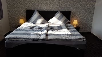 6 Schlafzimmer, WLAN, Bettwäsche