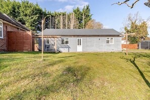 Exterior - 2 Bedroom Bangalow (Oxford)