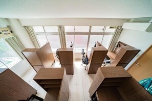 Basic Shared Dormitory, Mixed Dorm | Fitness facility - ArtBar & GuestHouse ennova (Atami)