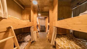 Dormitorio compartido básico, dormitorio mixto | Wifi gratis