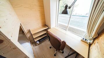 Premium Shared Dormitory, Mixed Dorm, Non Smoking, Ocean View | Free WiFi, bed sheets