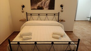 Double Room, 1 Double Bed, Balcony, Hill View
