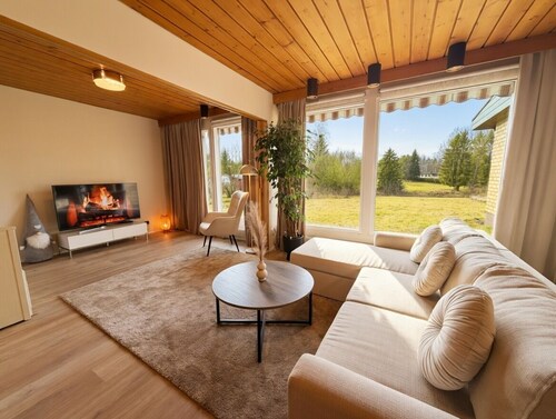 Relaxing Riverside House with Sauna & Fireplace