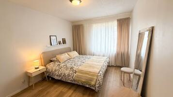2 bedrooms, iron/ironing board, WiFi, bed sheets