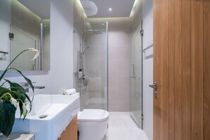 Deluxe Villa, Pool View | Bathroom - Villa Kaya (Thep Krasattri)