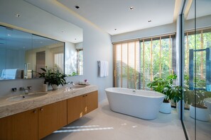 Bathroom - Villa Kaya (Thep Krasattri)