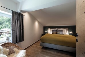 2 bedrooms, iron/ironing board, travel cot, free WiFi - Spacious Family Apartment with Panoramic Mountain Views–Near Zell am See&Kaprun (Niedernsill)