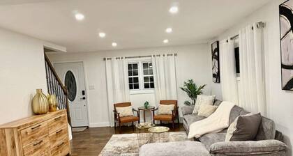 Spacious 4-bedroom house in tranquil Bethel Park with AC