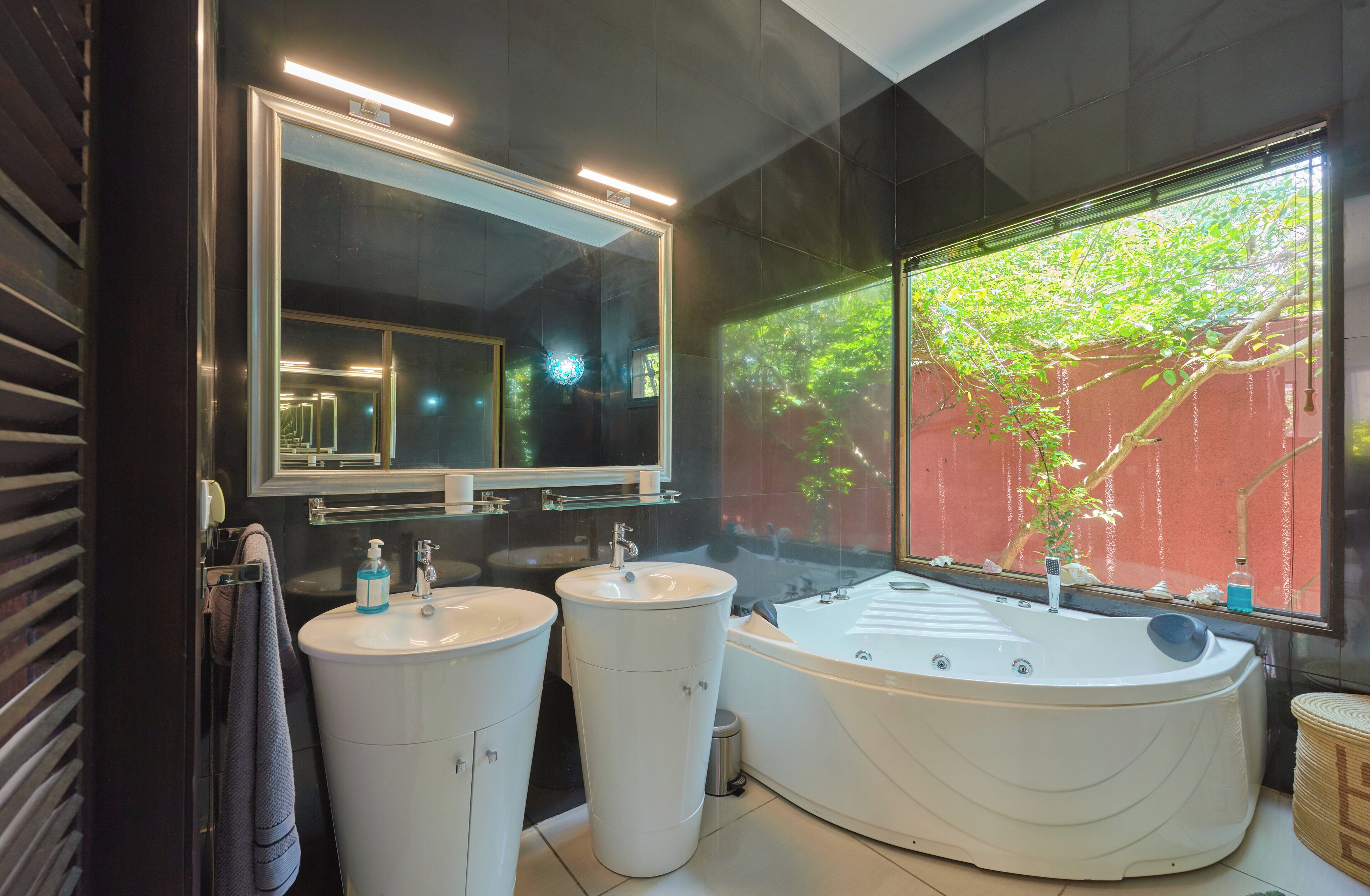 Shower, jetted tub, hair dryer, towels