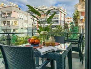 Outdoor dining - Qoople Prive 11 - Cozy 1-bedroom apartment in gorgeous Alanya (Alanya)