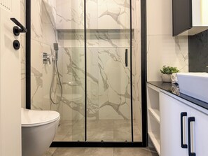 Bathroom - Qoople Prive 11 - Cozy 1-bedroom apartment in gorgeous Alanya (Alanya)