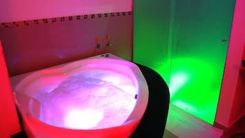 Exclusive Studio Suite | Bathroom