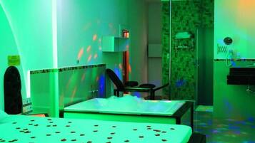 Exclusive Studio Suite | Minibar, soundproofing, free WiFi, wheelchair access