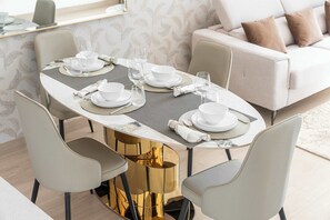 Dining - Free housekeeping visits during your stay - StayShort - Modern 1 Bed Apartment in JVC that Sleeps 4 with Balcony (JVC)