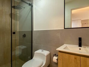 House - w Comfort Living 2BR w Balcony in San Isidro (Lima)
