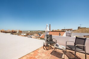Terrace/patio - Casa M.V. Slater - CharmingTavira Townhouse with Rooftop Terrace (Pet friendly) (Tavira)