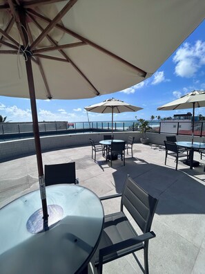 Outdoor dining - Ora Beach Residence  (Ipojuca)