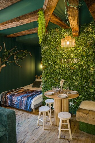 Studio "Sous-Bois" in the historic heart of Paris