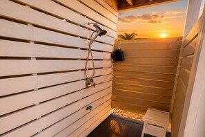 Shower, hair dryer, towels - Stunning Harbor Island Home, Ocean Views, Golf Cart, Walk to Beach & Resort Amenities Included! (Saint Helena)