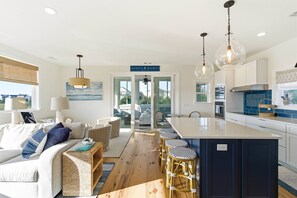 Interior - Stunning Harbor Island Home, Ocean Views, Golf Cart, Walk to Beach & Resort Amenities Included! (Saint Helena)