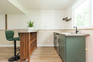 House, 4 Bedrooms, Balcony | Interior - Modern Renovated 4min Notredame 4bed 2bath 10peopl (South Bend)