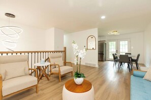 House, 4 Bedrooms, Balcony | Dining room - Modern Renovated 4min Notredame 4bed 2bath 10peopl (South Bend)