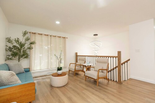 Modern Renovated 4min Notredame 4bed 2bath 10peopl