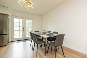 House, 4 Bedrooms, Balcony | Dining room - Modern Renovated 4min Notredame 4bed 2bath 10peopl (South Bend)