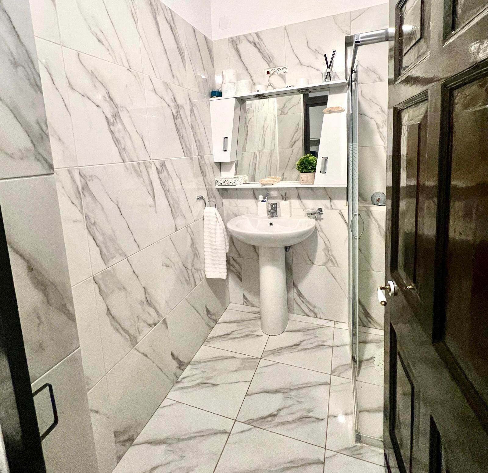 Alloggio su due livelli, 3 camere da letto | Bagno