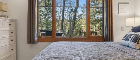 2 chambres, bureau, accès au Wi-Fi (inclus), literie fournie