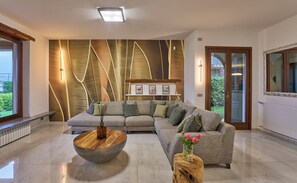 Villa, Balcony, Mountain View | Interior - Villa Vittoria (Oliveto Lario)