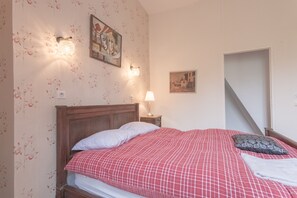 1 bedroom, WiFi, bed sheets - Room “Pyrenees at Château Habas” with Pool, Shared Terrace and Wi-Fi (Habas)