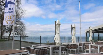 Stylish room near Lake Constance with many extras !