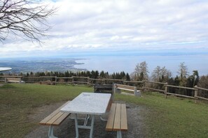 Outdoor dining - Stylish room near Lake Constance with many extras ! (Rorschach)