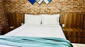 7 bedrooms, iron/ironing board, WiFi, bed sheets