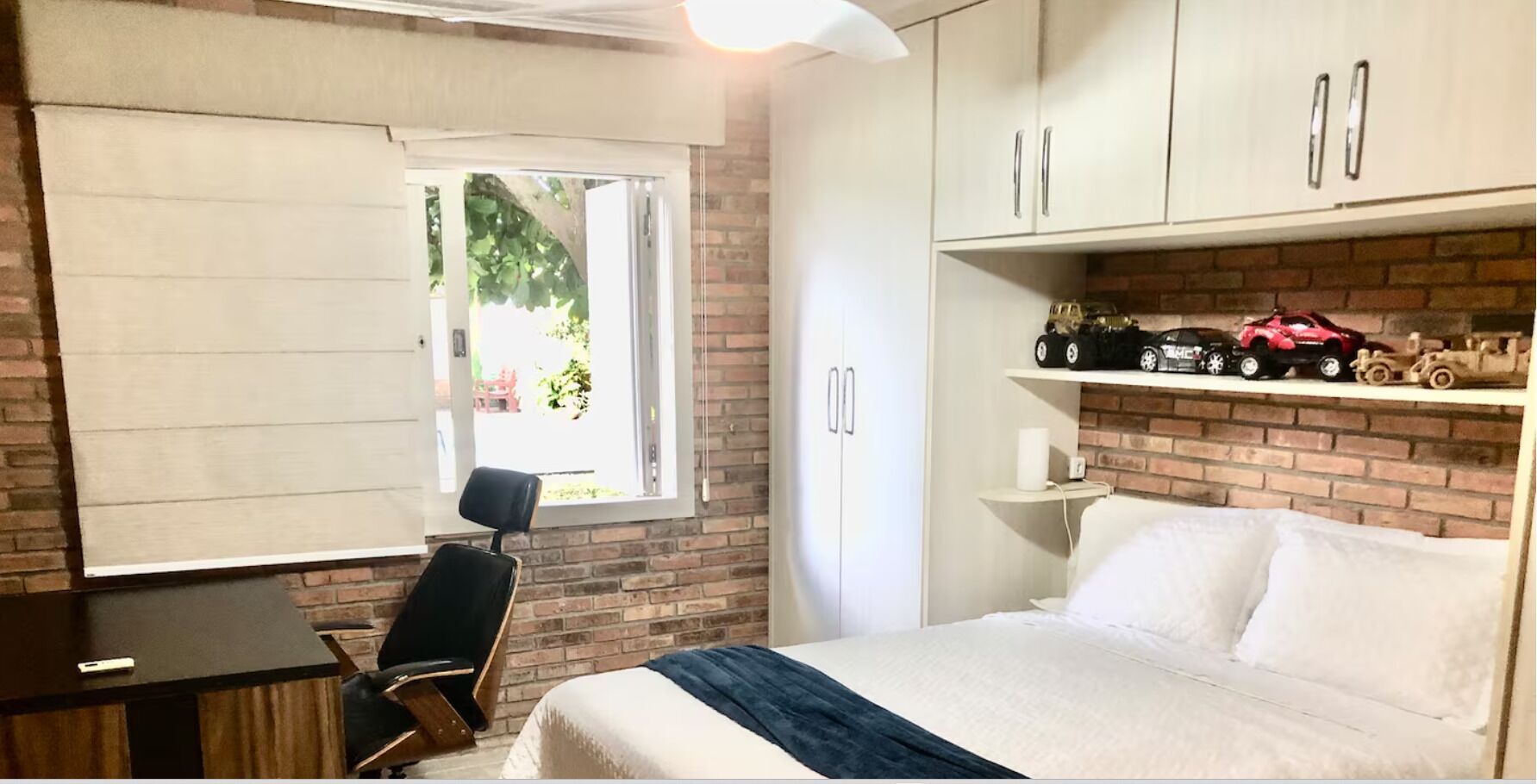 7 bedrooms, iron/ironing board, WiFi, bed sheets
