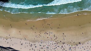 On the beach - Bondi Surf Living opposite Bondi Beach (Bondi Beach)
