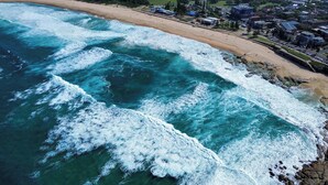 Beach - Beachside Maroubra With Parking & Balcony - New (Maroubra)