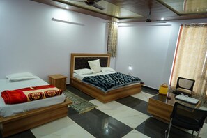 Room - Shri Anand Almora - Berinag Rd (Berinag)