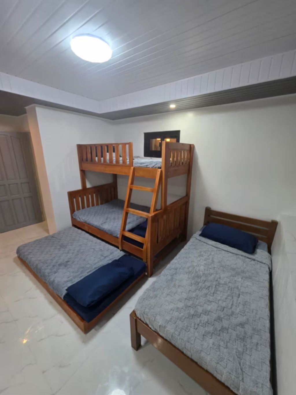 4 chambres, fer et planche à repasser, accès Internet, draps fournis
