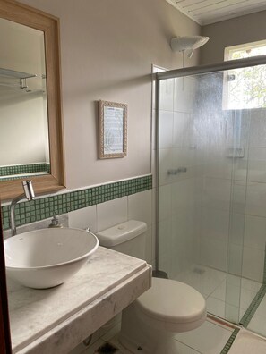 Towels, soap, shampoo, toilet paper - Beachfront Apartment on the Upper Floor: Best Value for Money (Maraú)