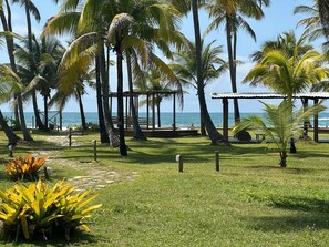 Property grounds - Beachfront Apartment on the Upper Floor: Best Value for Money (Maraú)