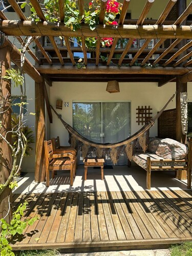 Modern Ground Floor Studio Apartment by the Sea: Practicality and Affordability