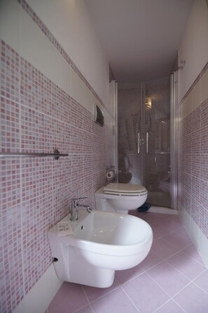 Bathroom - B&B Nodo Francescano - Green Room with Sea View, Wi-Fi and Air Conditioning (Porto Empedocle)