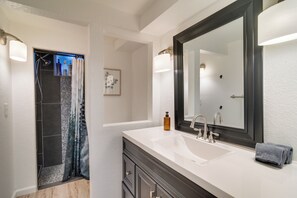 House (5 Bedrooms) | Interior - Hot Tub, Pool Table, BBQ Patio, Yard Games (Arvada)