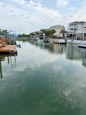 Marina - 4 min walk to the beach luxury 4 bedrooms 4 bathrooms house on deep water canal  (Ocean Isle Beach)