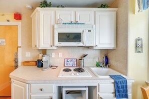 Interior - 3 Studio Units in Ocean City: Near Beach, Walkable (Ocean City)