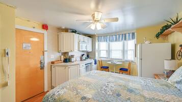 Apartment (0 Bedroom) | Interior