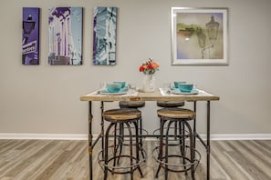 Interior - Tiger Town Retreat: Spacious Home for Groups! (Baton Rouge)