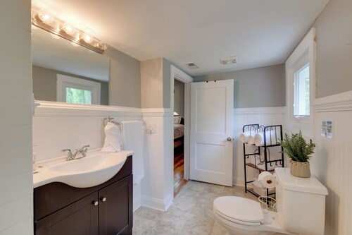 Updated Retreat Near James River & Dtwn Hopewell!